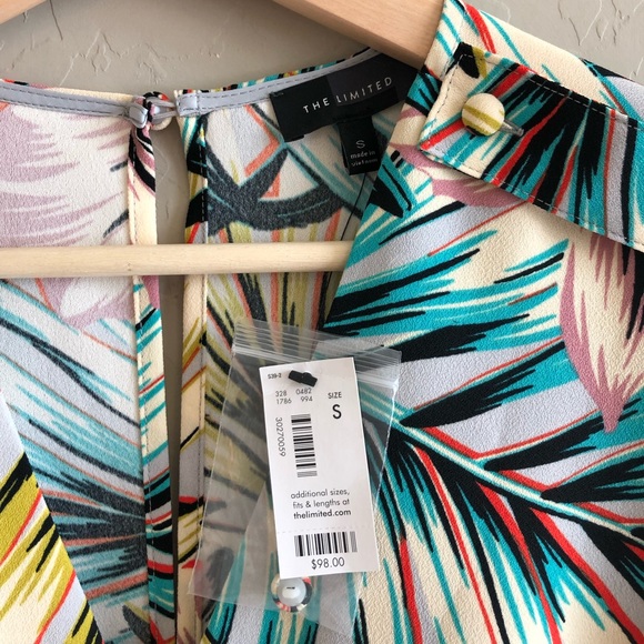 The limited v neck tropical print romper - Picture 5 of 6